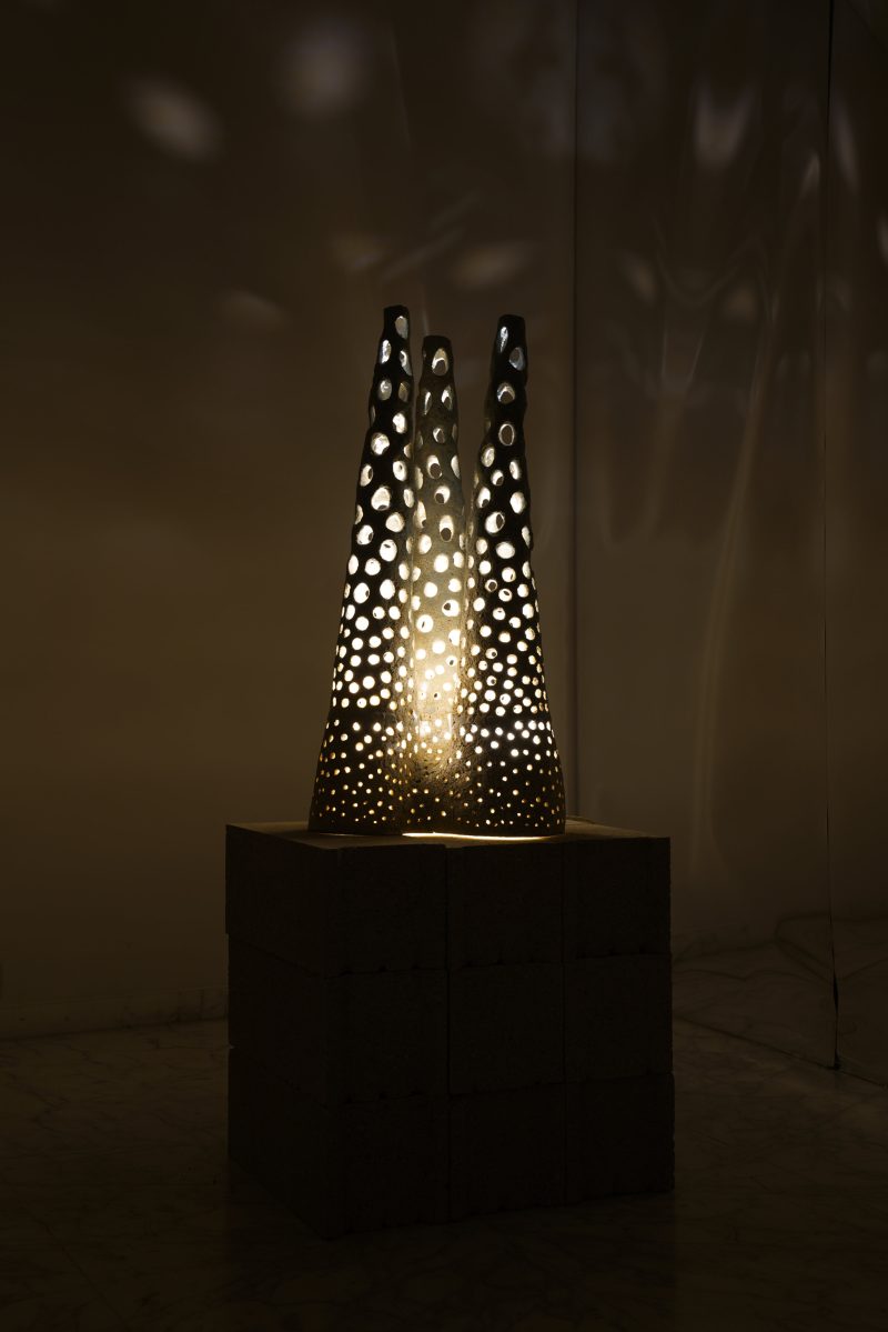 "Les Fumeuses" lamp