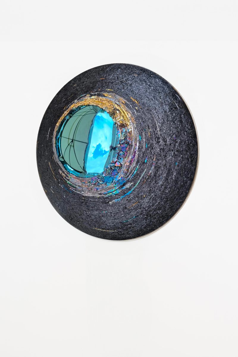 "Grand Vortex" mirror