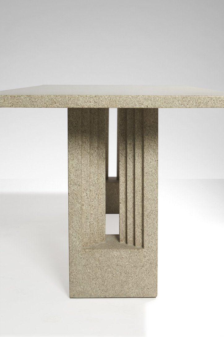 "Delfi" table