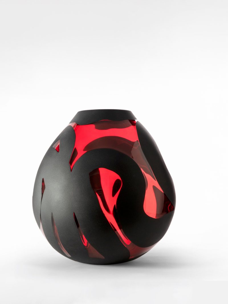 "Azoici red and black" vase