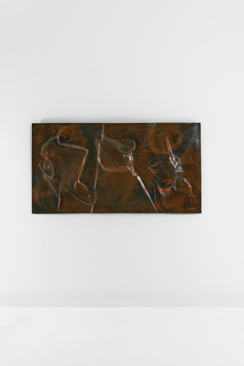 "Trois Silhouettes Abstraites"