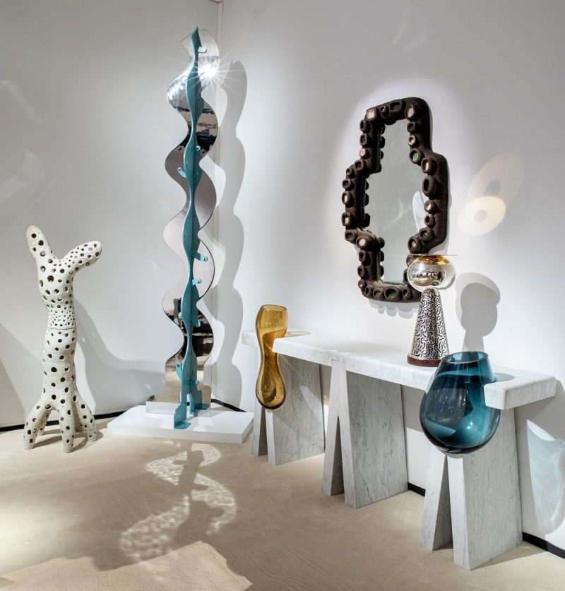 "Les Marcheuses II" totem