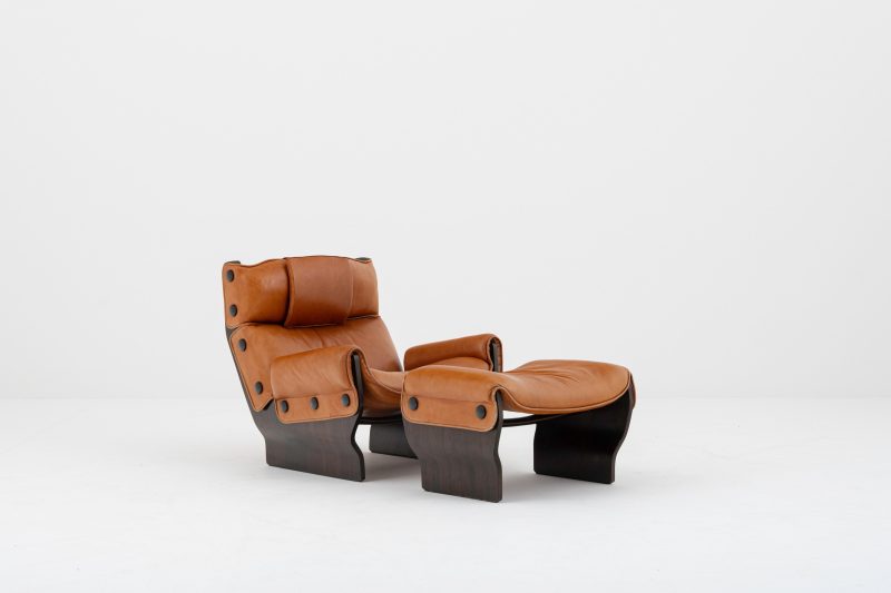 "Canada" armchairs with footrests