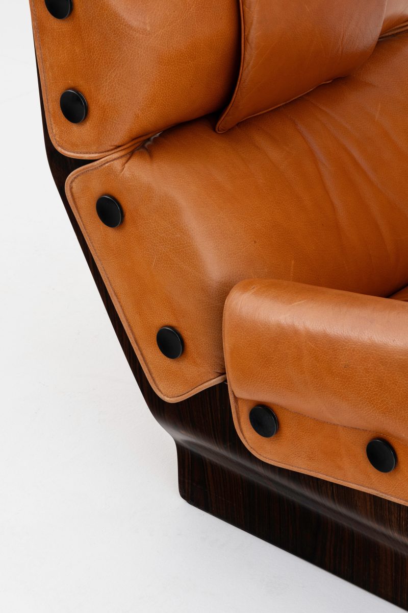 "Canada" armchairs with footrests