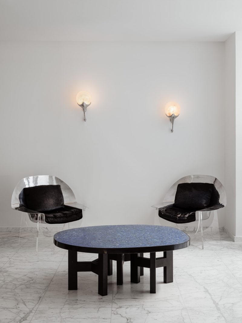 Coque armchair