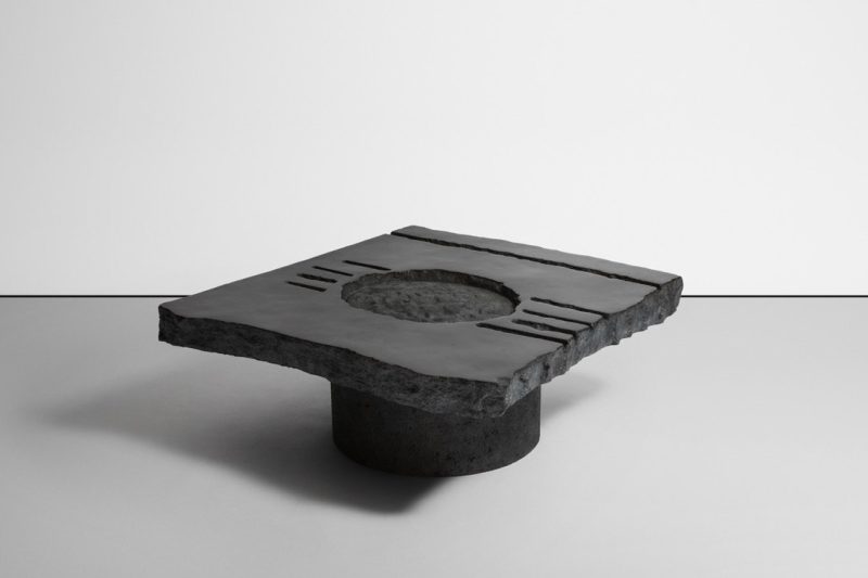 "Œil" coffee table