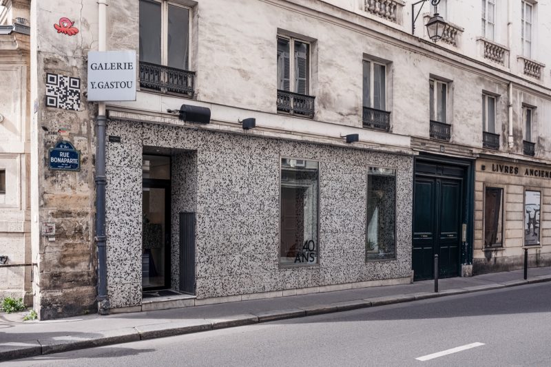 Façade de la galerie, 12 rue Bonaparte à Paris
