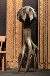 "La Voyante" sculpture